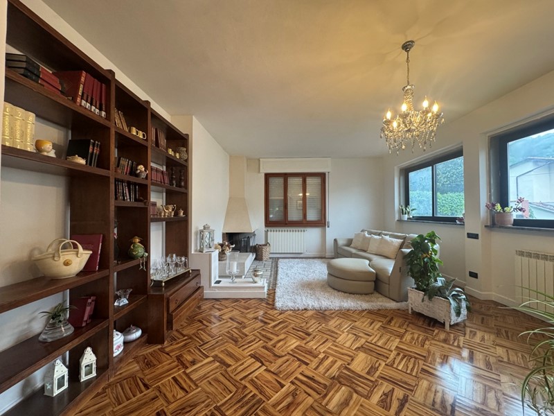 Appartamento in Vendita a Vernio, 205'000&euro;, 140 m²