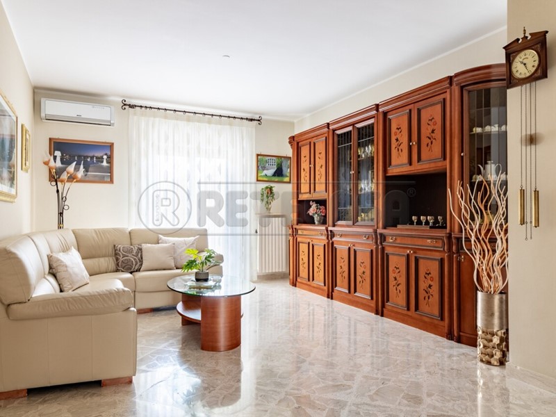 Trilocale in Vendita a Bisceglie, zona Seminario, 235'000&euro;, 90 m², con Box