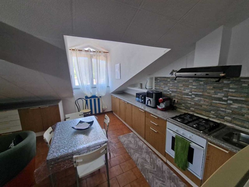Bilocale in Vendita a Riccò del Golfo di Spezia, 85'000&euro;, 55 m², arredato