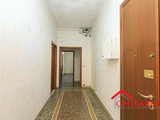 Appartamento in Vendita a Genova, zona Sestri Ponente, 123'000&euro;, 114 m²