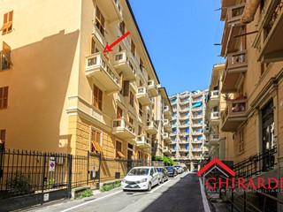 Appartamento in Vendita a Genova, zona Sestri Ponente, 123'000&euro;, 114 m²