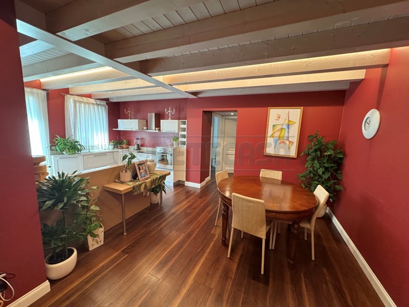 Appartamento in Vendita a Sandrigo, zona CENTRO STORICO, 335'000&euro;, 126 m², con Box