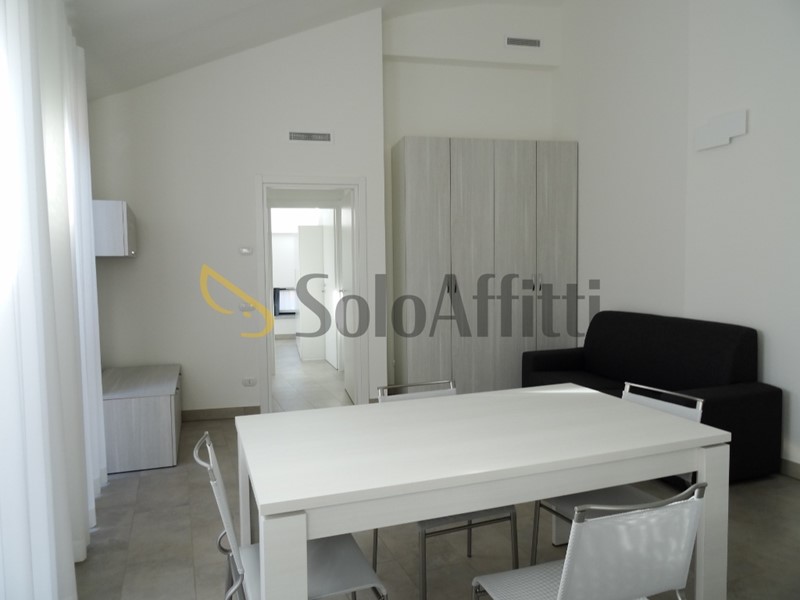 Bilocale in Affitto a Gallarate, zona Centro, 1'250&euro;, 60 m², arredato, con Box