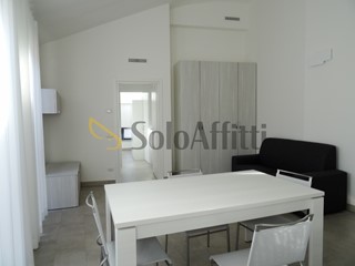 Bilocale in Affitto a Gallarate, zona Centro, 1'250&euro;, 60 m², arredato, con Box