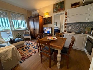Bilocale in Vendita a Carrara, zona Marina di Carrara, 185'000&euro;, 50 m², arredato
