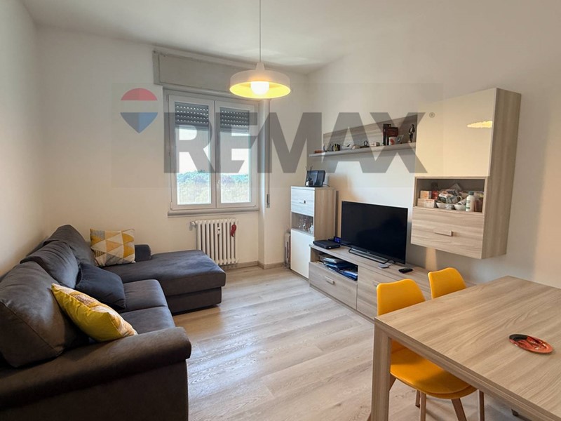 Bilocale in Vendita a Varese, 90'000&euro;, 70 m²