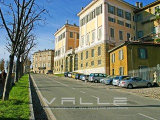 Trilocale in Affitto a Bergamo, 1'400&euro;, 130 m²