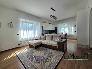 Quadrilocale in Vendita a Ivrea, 180'000&euro;, 200 m²