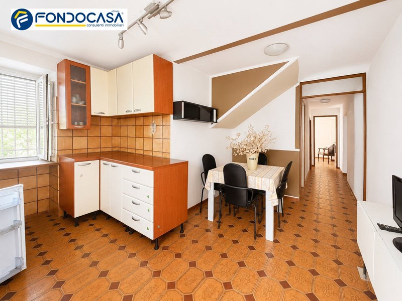 Trilocale in Vendita a Stella, 75'000&euro;, 86 m²
