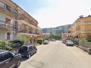 Quadrilocale in Vendita a Avezzano, 85'000&euro;, 100 m²