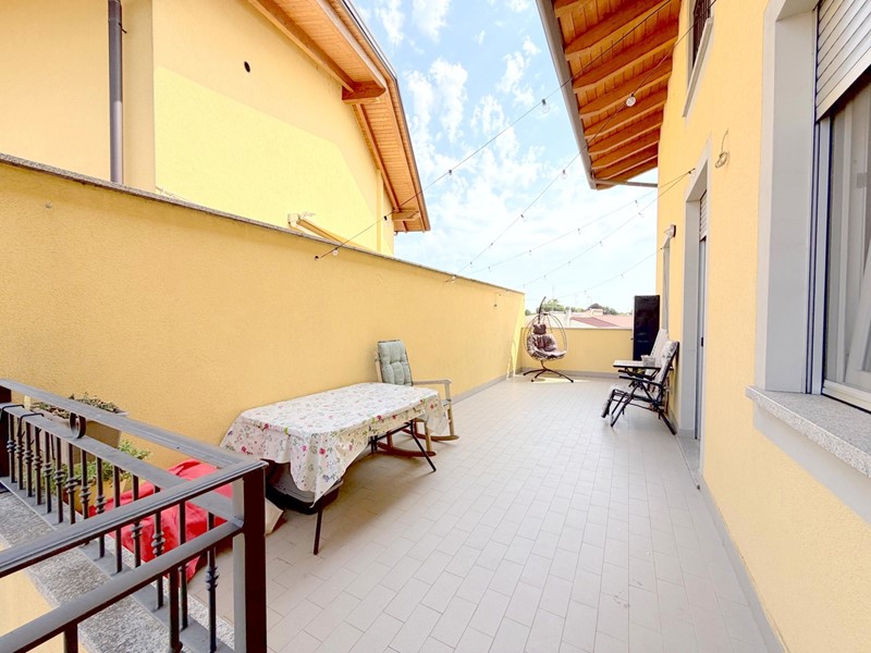 Trilocale in Vendita a Inveruno, 208'000&euro;, 92 m², con Box
