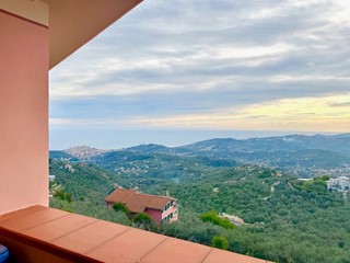 Attico in Vendita a Imperia, 260'000&euro;, 109 m²