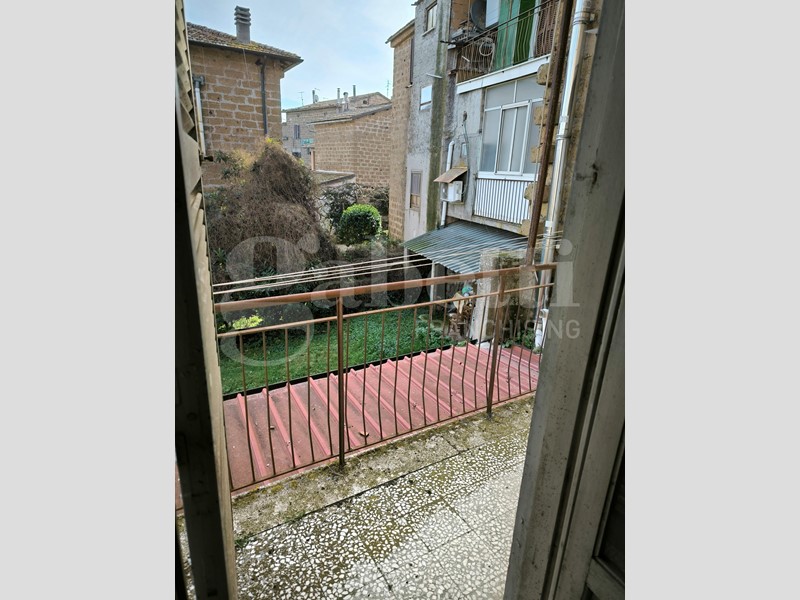 Appartamento in Vendita a Corchiano, 69'000&euro;, 100 m², con Box