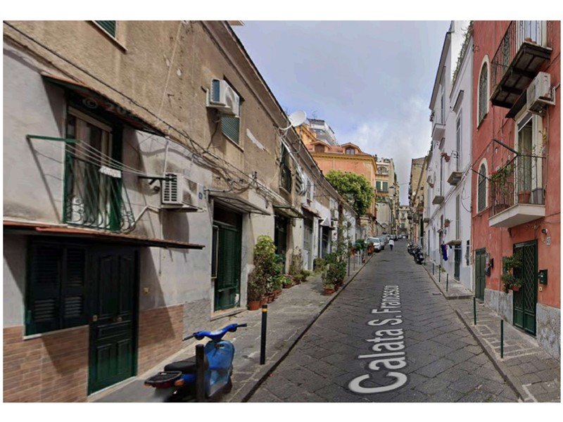 Bilocale in Vendita a Napoli, 200'000&euro;, 42 m²