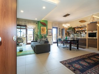 Trilocale in Vendita a Sant'Agata li Battiati, 198'000&euro;, 120 m², arredato, con Box