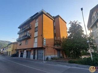 Appartamento in Vendita a Aulla, 90'000&euro;, 160 m²