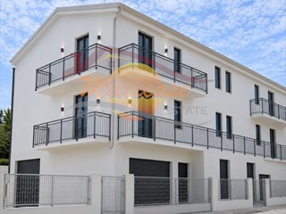 Trilocale in Vendita a Siracusa, zona Belvedere, 140'000&euro;, 80 m²