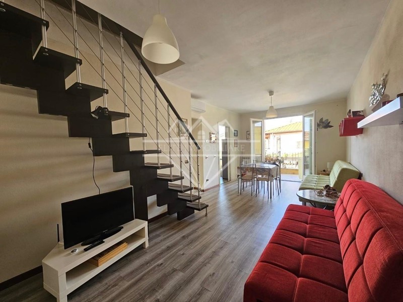 Appartamento in Vendita a Massa, zona Ricortola, 275'000&euro;, 85 m², arredato