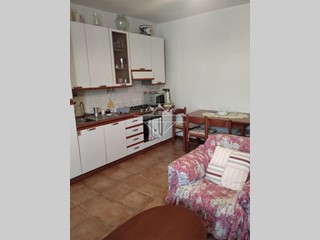 Bilocale in Vendita a Sarzana, zona Nave, 130'000&euro;, 50 m², arredato