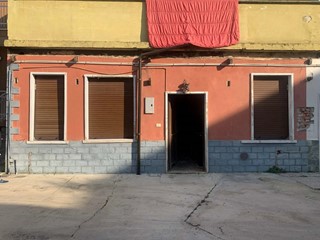 Quadrilocale in Vendita a Varedo, 55'200&euro;, 76 m², con Box