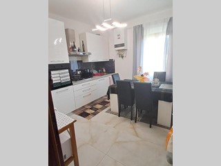 Attico in Vendita a Cascina, 172'000&euro;, 96 m²