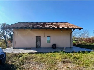 Appartamento in Vendita a Leinì, 99'900&euro;, 172 m²