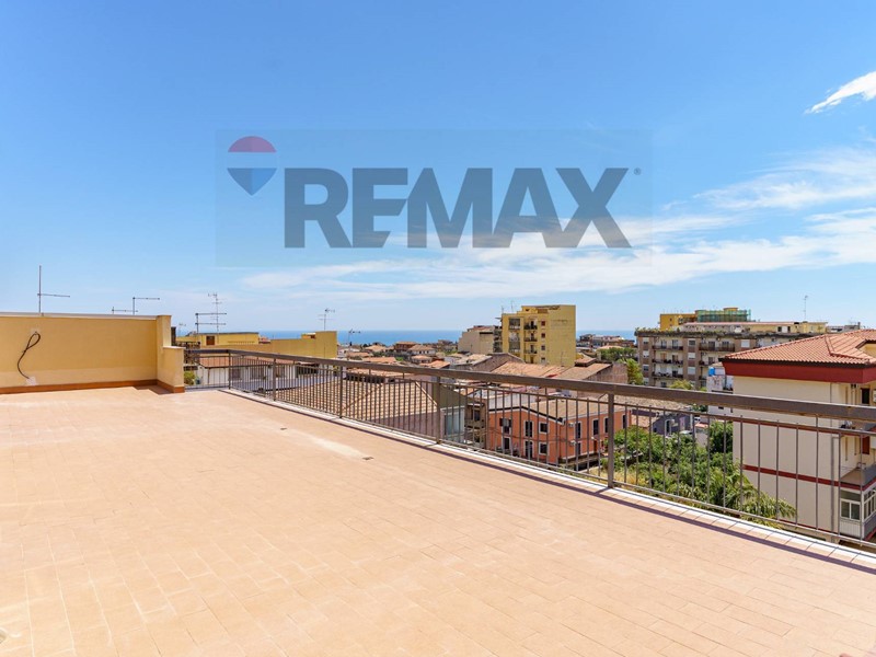 Bilocale in Vendita a Catania, 85'000&euro;, 78 m²
