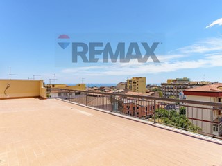 Bilocale in Vendita a Catania, 85'000&euro;, 78 m²
