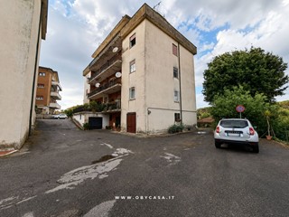 Appartamento in Vendita a Sutri, 138'000&euro;, 107 m²