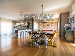 Attico in Vendita a Bagheria, 548'000&euro;, 247 m²