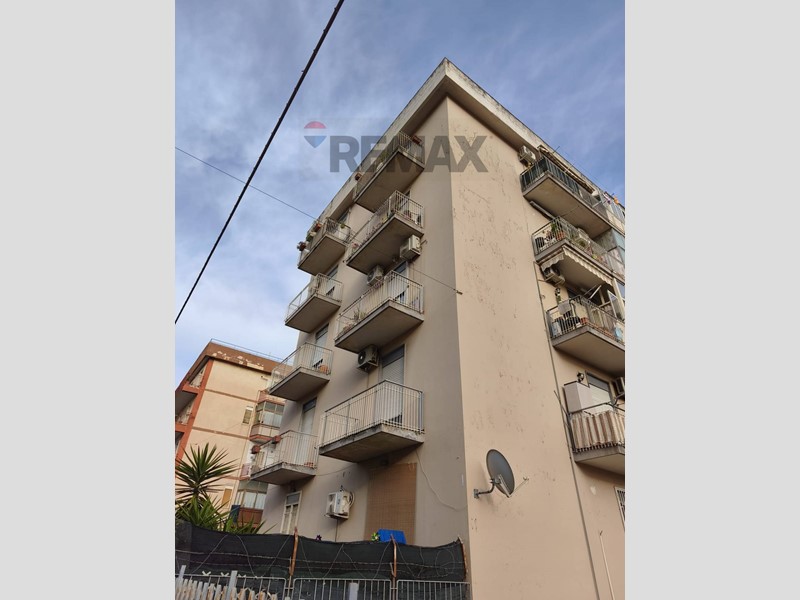 Trilocale in Vendita a Catania, 64'000&euro;, 68 m²