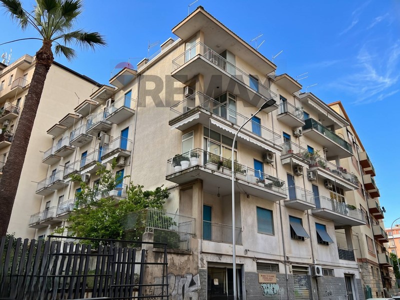 Quadrilocale in Vendita a Cosenza, 120'000&euro;, 117 m²