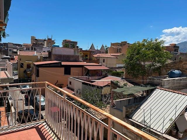 Trilocale in Vendita a Palermo, 100'000&euro;, 84 m²