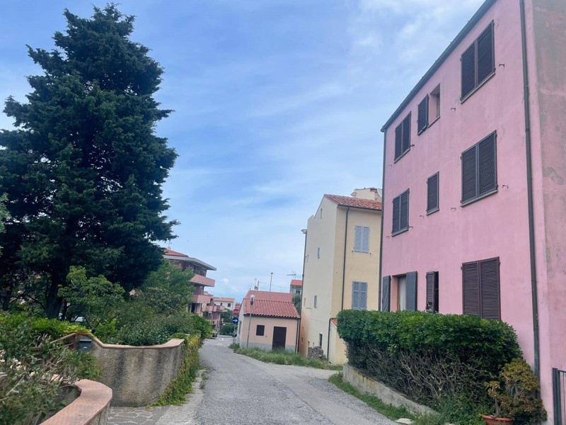 Appartamento in Vendita a Marciana Marina, 300'000&euro;, 96 m²