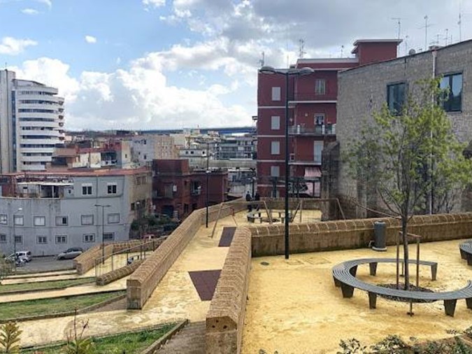 Quadrilocale in Vendita a Napoli, 159'000&euro;, 90 m²