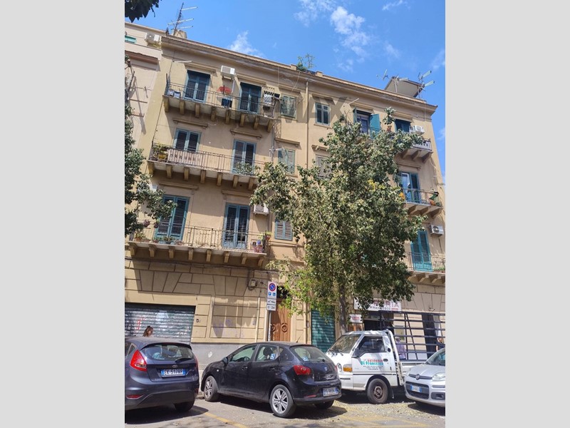 Trilocale in Vendita a Palermo, 95'000&euro;, 82 m²