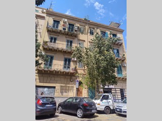 Trilocale in Vendita a Palermo, 95'000&euro;, 82 m²