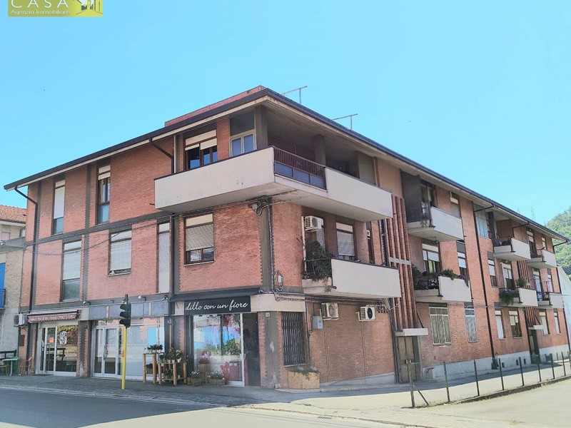 Appartamento in Vendita a Teramo, 95'000&euro;, 130 m², con Box