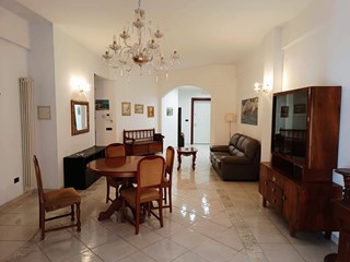 Quadrilocale in Affitto a Salerno, 1'400&euro;, 157 m²