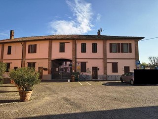 Trilocale in Vendita a Rosate, 61'125&euro;, 76 m², con Box