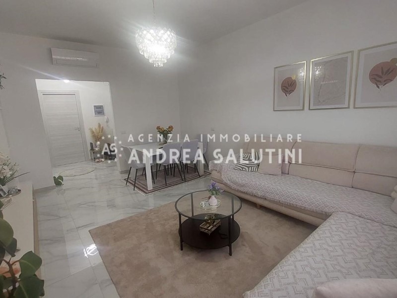 Appartamento in Vendita a Pontedera, 220'000&euro;, 120 m², arredato, con Box