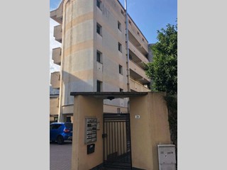 Quadrilocale in Vendita a Como, 171'000&euro;, 89 m², con Box