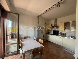 Appartamento in Vendita a Lucca, zona Sant'Anna, 270'000&euro;, 95 m², arredato