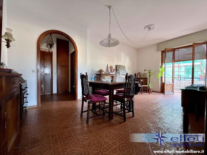 Quadrilocale in Vendita a Massa, zona Ronchi, 230'000&euro;, 80 m², arredato