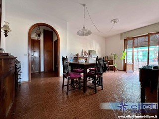 Quadrilocale in Vendita a Massa, zona Ronchi, 230'000&euro;, 80 m², arredato