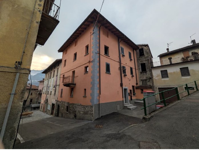 Appartamento in Vendita a Dizzasco, 33'000&euro;, 105 m²