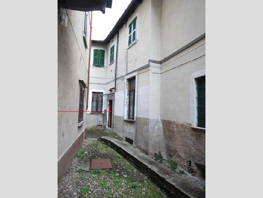 Appartamento in Vendita a Pianello del Lario, 90'000&euro;, 121 m²
