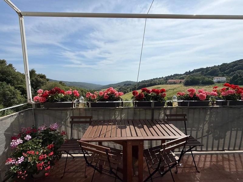 Trilocale in Vendita a Rosignano Marittimo, zona Nibbiaia, 155'000&euro;, 85 m², arredato, con Box