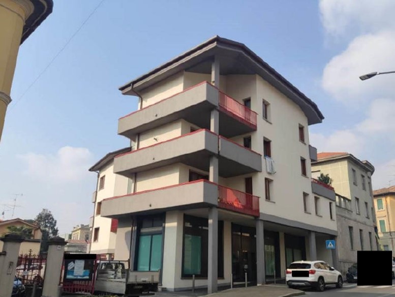 Appartamento in Vendita a Erba, 116'250&euro;, 232 m², con Box