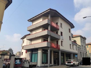 Appartamento in Vendita a Erba, 116'250&euro;, 232 m², con Box